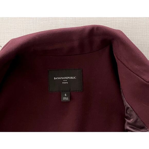 Banana Republic Factory Sz S Ponte Blazer Maroon Cropped Stretch Office Layer - Picture 9 of 10